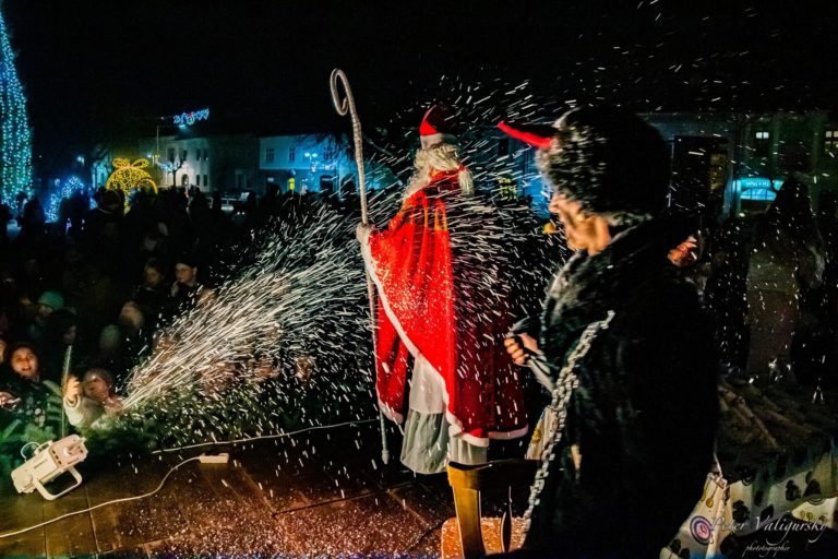 Príchod Mikuláša 2022 v Podlolínci + snehostroj